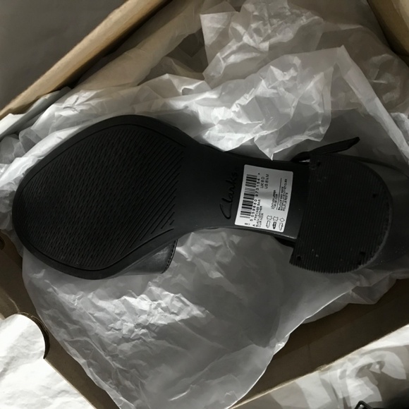 NEW Clarks Leather Freva85 T-Bar Black Heels Pump Women's Size 8.5 M Ankle Strap - Picture 11 of 14